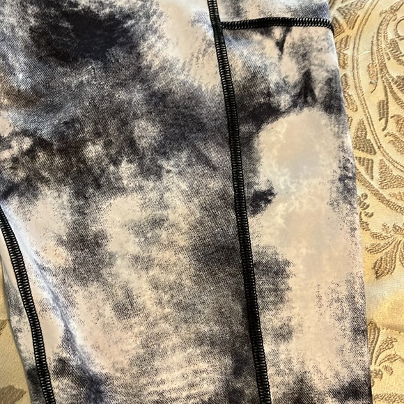 Tek Gear maternity cropped yoga pants, size L, color navy blue and white - Picture 5 of 9